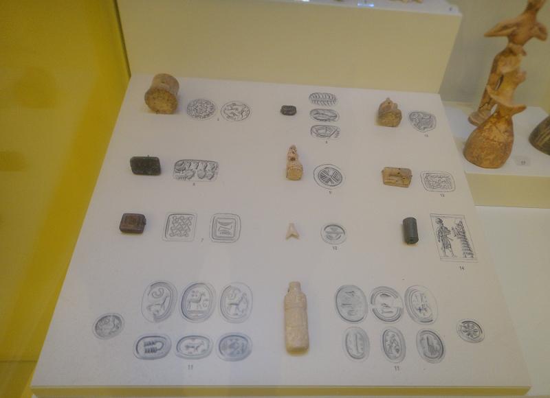 Минойские печати с иероглифами