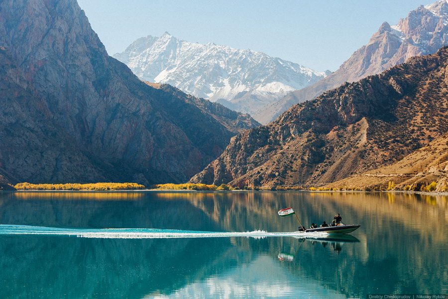Озеро Искандер-куль в Таджикистане